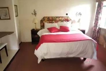 Pine Tree Inn
