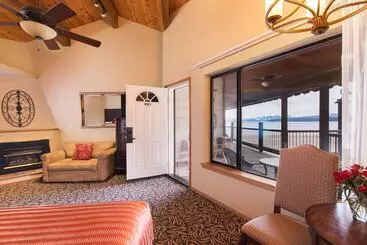 Mourelatos Lakeshore Resort