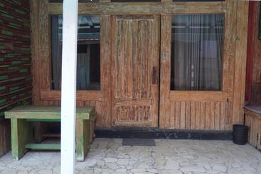 هتل Kushak Bungalow Gili Trawangan