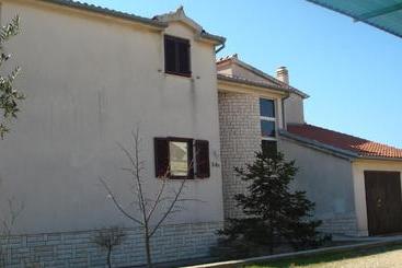 Apartamentos turísticos Apartments Lea