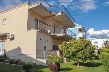 Turistlägenheter Apartments Marianne