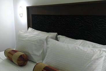 בית מלון כפרי Akashayaam