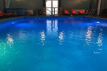 هتل Cabana Sura Getilor Arinis