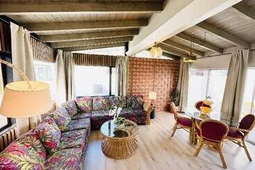 A Place In The Sun Hotel   Adults Only Big Units, Privacy Gardens & Heated Pool & Spa In 1 Acre Park