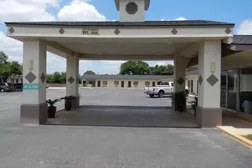 酒店 Pearsall Executive Inn