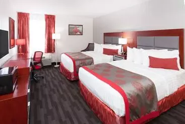 هتل Ramada Plaza By Wyndham Chicago North Shore