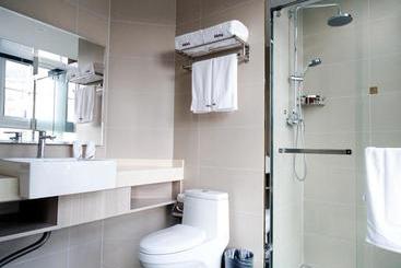 Hotel Up And In Anhui Chizhou Guichi Districtanhui University Of Engineering