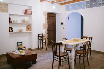 Modern Elegance Suite B&b