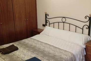 Apartamentos Turísticos Javier Lugo