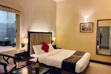 Status Club Resort