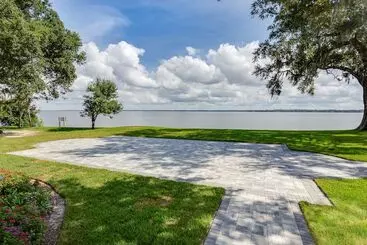 Aamiaismajoitus (B&B) Azaleana Manor