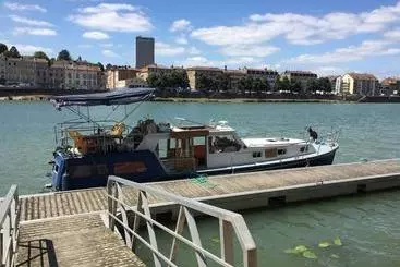 Pensjonat Bateau Croisière Bohème Au Calme