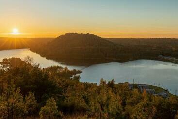 هتل Landal Mooi Zutendaal