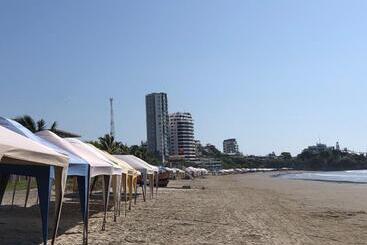 ベッドアンドブレックファースト Elysium