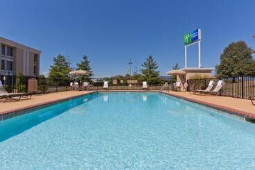 فندق Holiday Inn Express Woodstock Shenandoah Valley, An Ihg