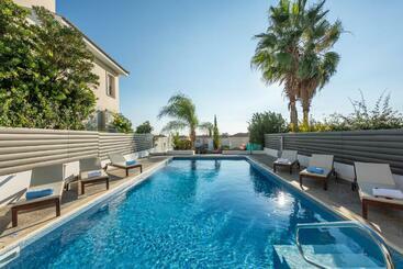 Turistlejligheder Villa Laguna Sunrise By Ezoria Villas