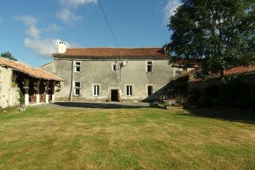 Bed and Breakfast Fortified French Retreat