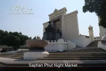 Hotel The Grand Palace Hostel