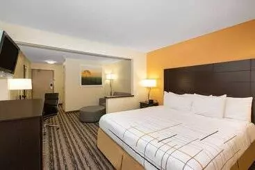 בית מלון כפרי La Quinta Inn By Wyndham Lincoln