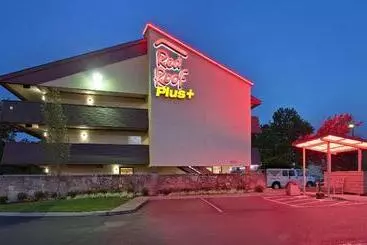 Отель Red Roof Inn Plus+ Nashville Airport