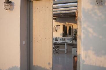 آپارتمانهای توریستها Art Villa Exogonia Santorini