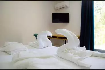 هتل La Redoniere