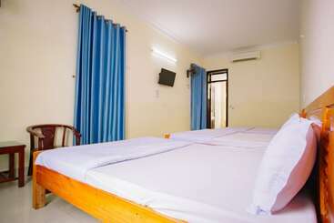 هتل Spot On 749 Four Seasons Guest House