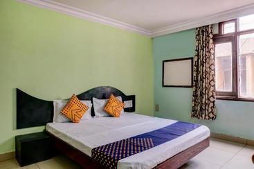 Hotel Spot On 30503  Skylark