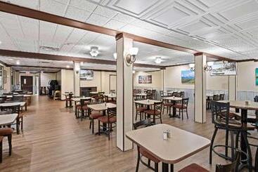 Clarion Hotel & Suites Fairbanks Near Ft Wainwright