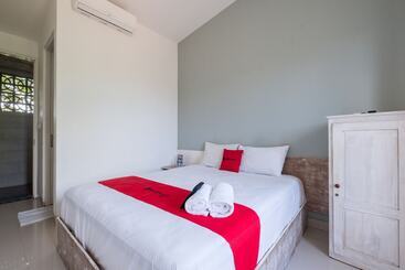 پانسیون Reddoorz @ Pecatu Ungasan