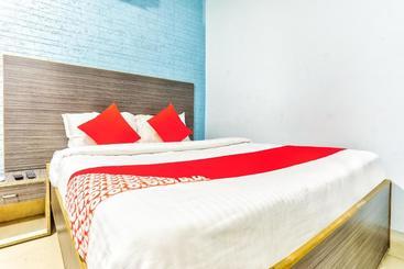 Hotel Oyo 41227 Sri Sai Inn Saver