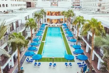 هتل La Rosa Waves Beach   Couple & Families Only