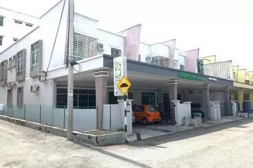 Hotelli Oyo 89777 Urbanstay Kuantan