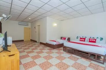 Hotel Koh Lak Resort