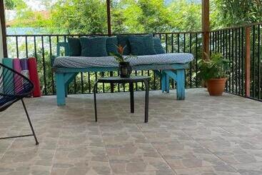 هتل Uvita Pirates Hostel