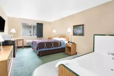 モーテル Northwoods Inn And Suites