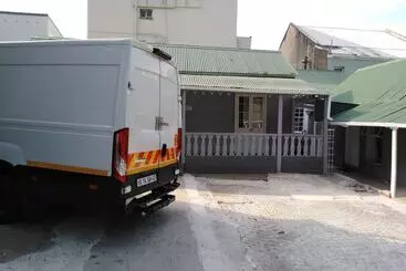 Majatalo The Monument Guesthouse