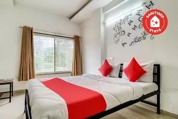 Hotel Oyo 68008 Le Garlic  Raghav