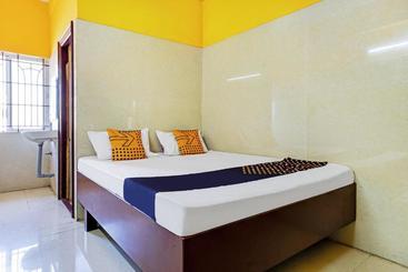 ホテル Spot On 68901 Prakash Lodge