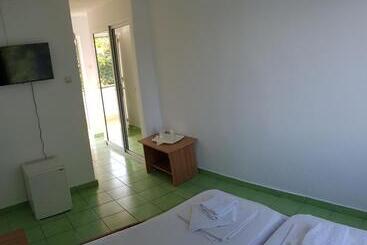 בית מלון כפרי Camelia