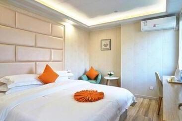 Hotel Shell Shanghai Baoshan District Songbin Road Subway Station