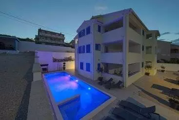 Turistihuoneistot Apartments Mali Nono