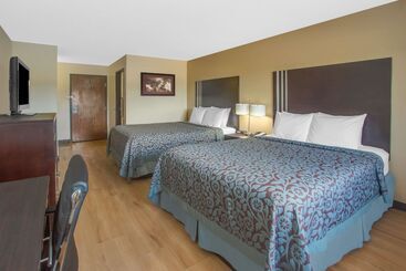 מוטל Days Inn By Wyndham Le Roy/bloomington Southeast