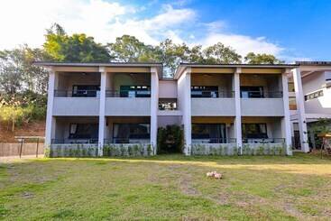 تختخواب و صبحانه Yanyu Resort