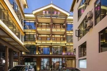 هتل Four Seasons Themed