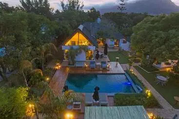 Hotel Garden Retreat Guest House
