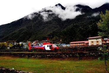 هتل Lukla Airport Resort, Lukla