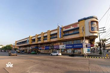 Szálloda Middle Town Inn