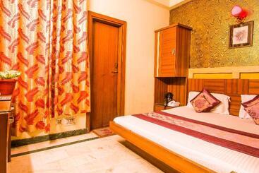 酒店 Star Paradise