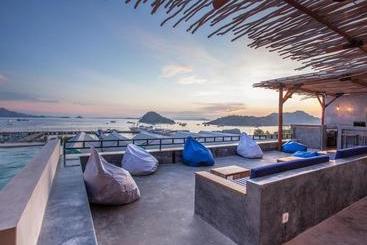 Отель Le Pirate   Labuan Bajo  Adults Only